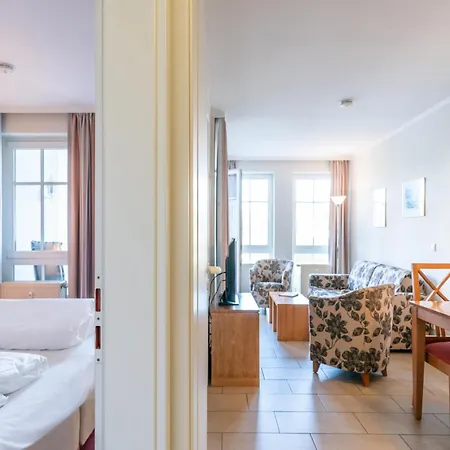 Gemuetliche Mit Balkon Und Badewanne In Apartment