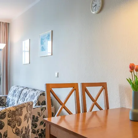 Apartment Gemuetliche Mit Balkon Und Badewanne In *