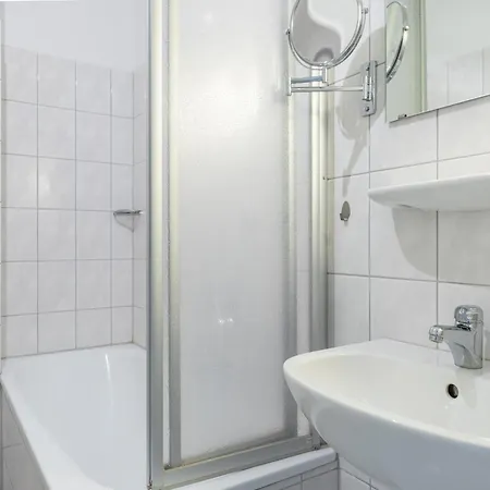 Apartment Gemuetliche Mit Balkon Und Badewanne In